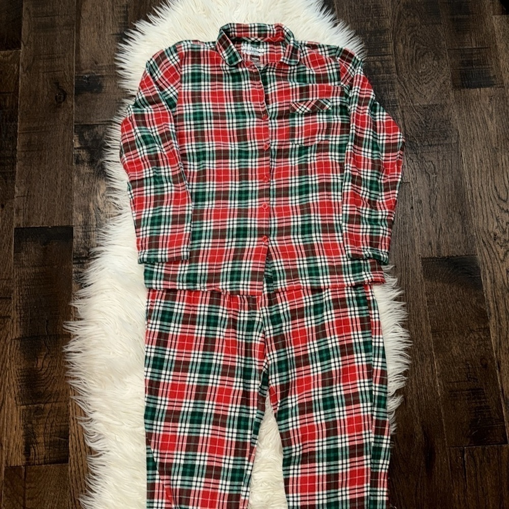 Trendy Plaid Pajamas Set - Picture 2 of 3